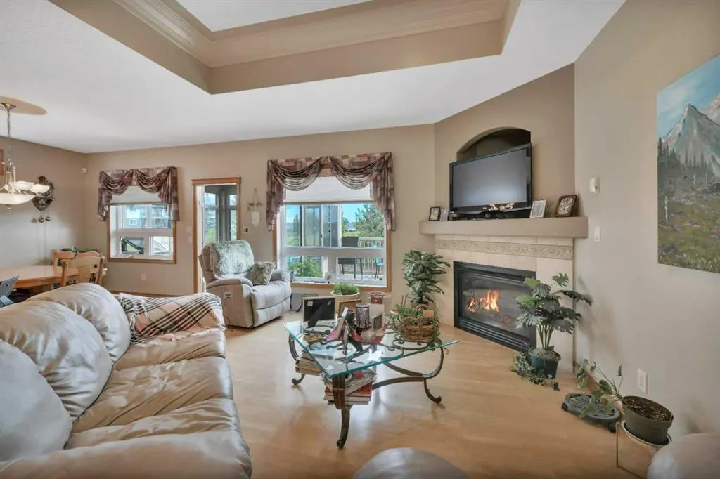 160 Daniel Crescent