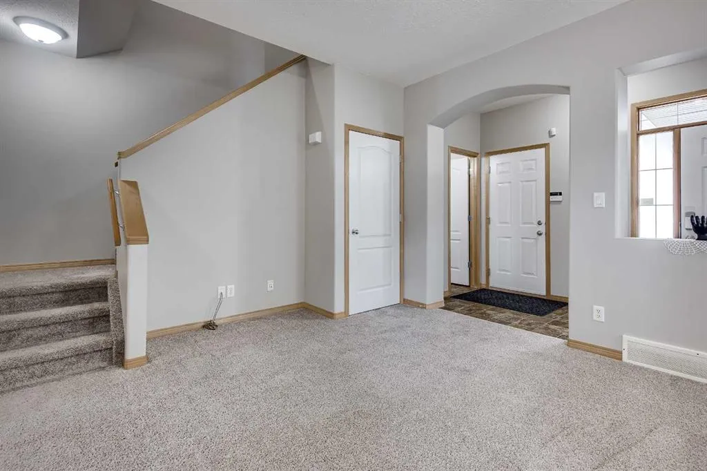13 Ivey Close
