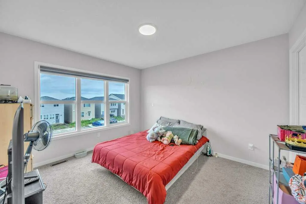 227 Cornerbrook Road NE