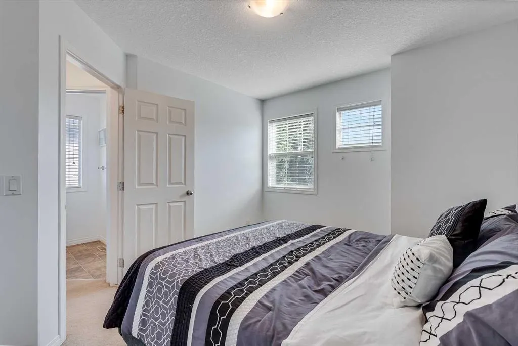 135 Sage Valley Circle NW