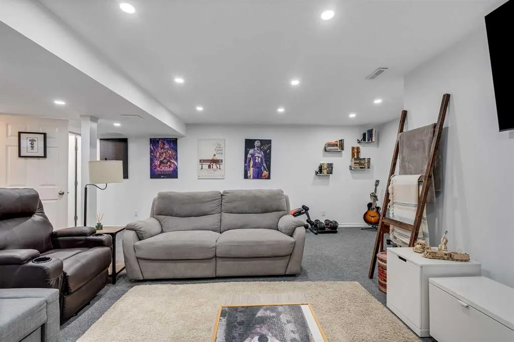 135 Sage Valley Circle NW
