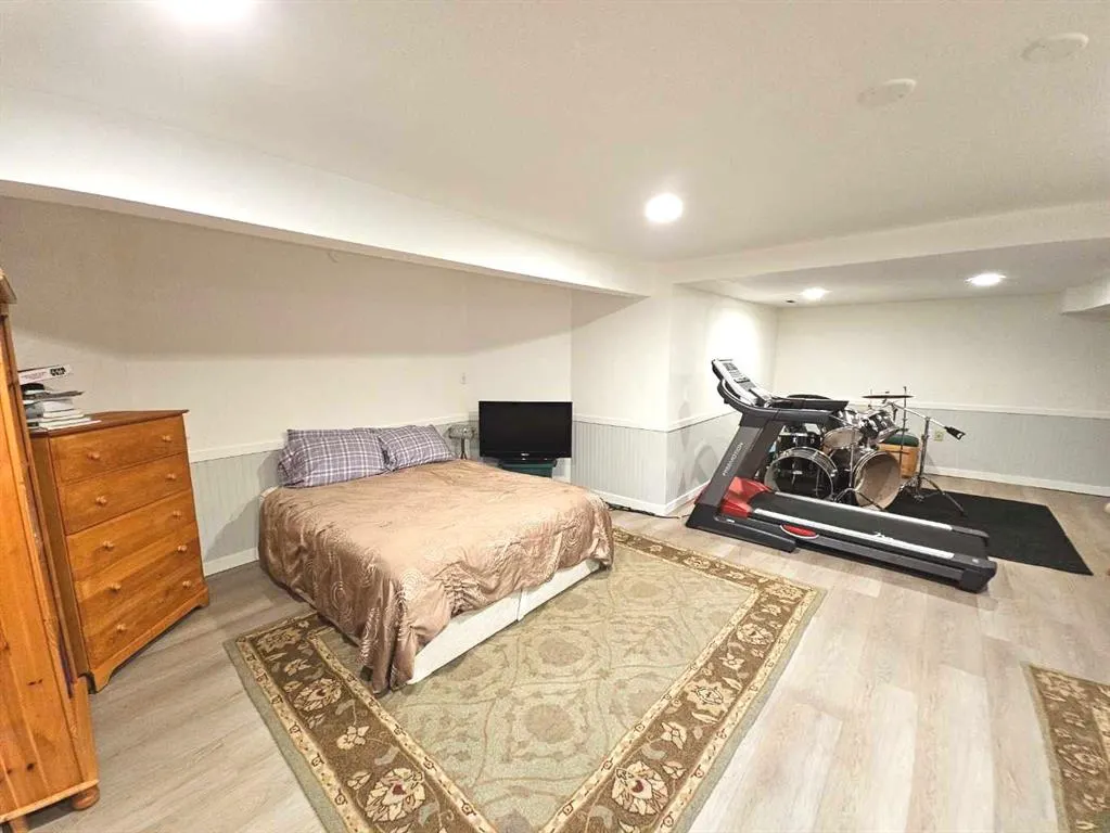 125 Sherwood Place W