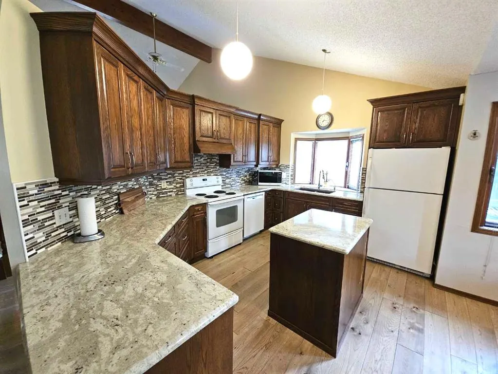 125 Sherwood Place W