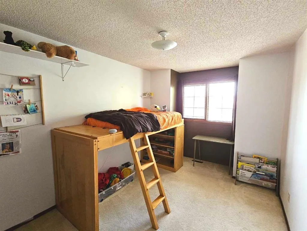 125 Sherwood Place W