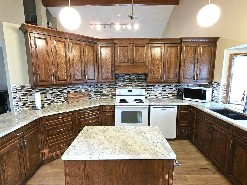 125 Sherwood Place W