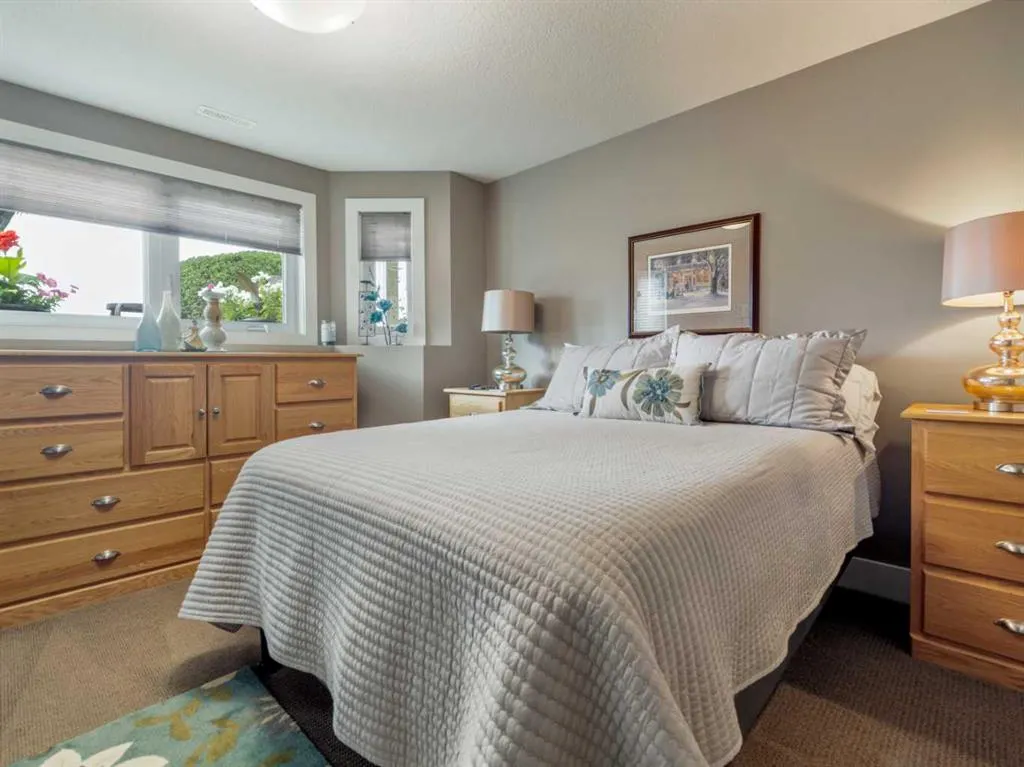 53 Sandstone Road S