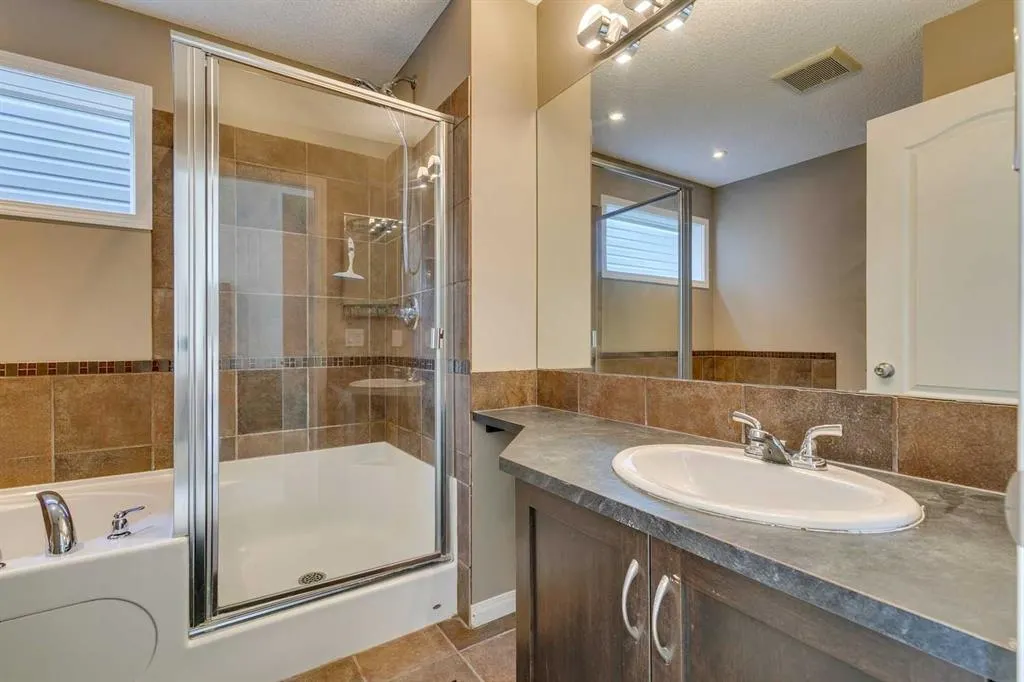 30 Auburn Bay View SE