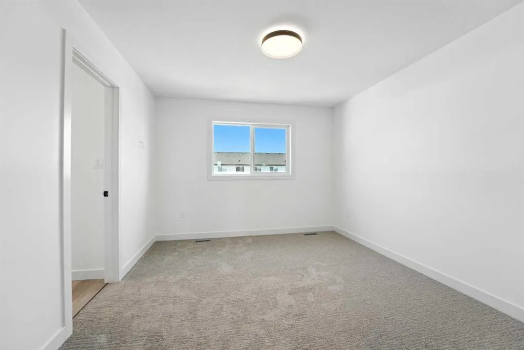 42 Earl Close