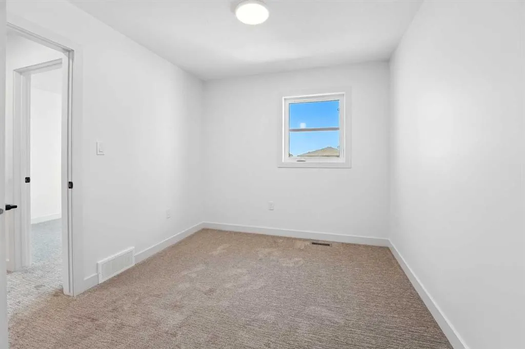 42 Earl Close
