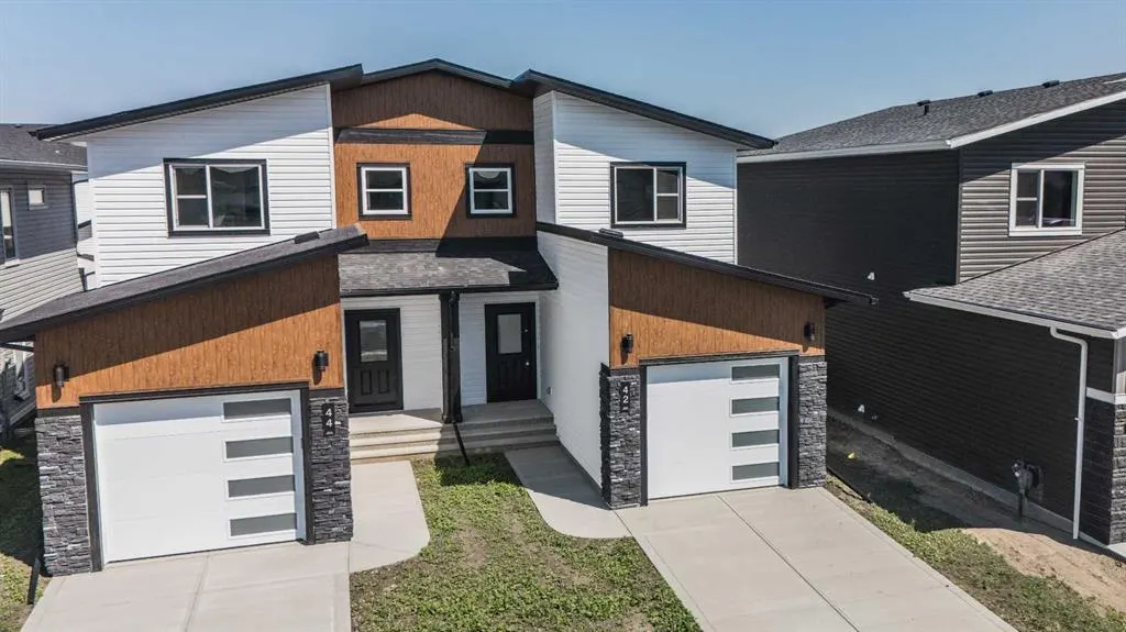 42 Earl Close