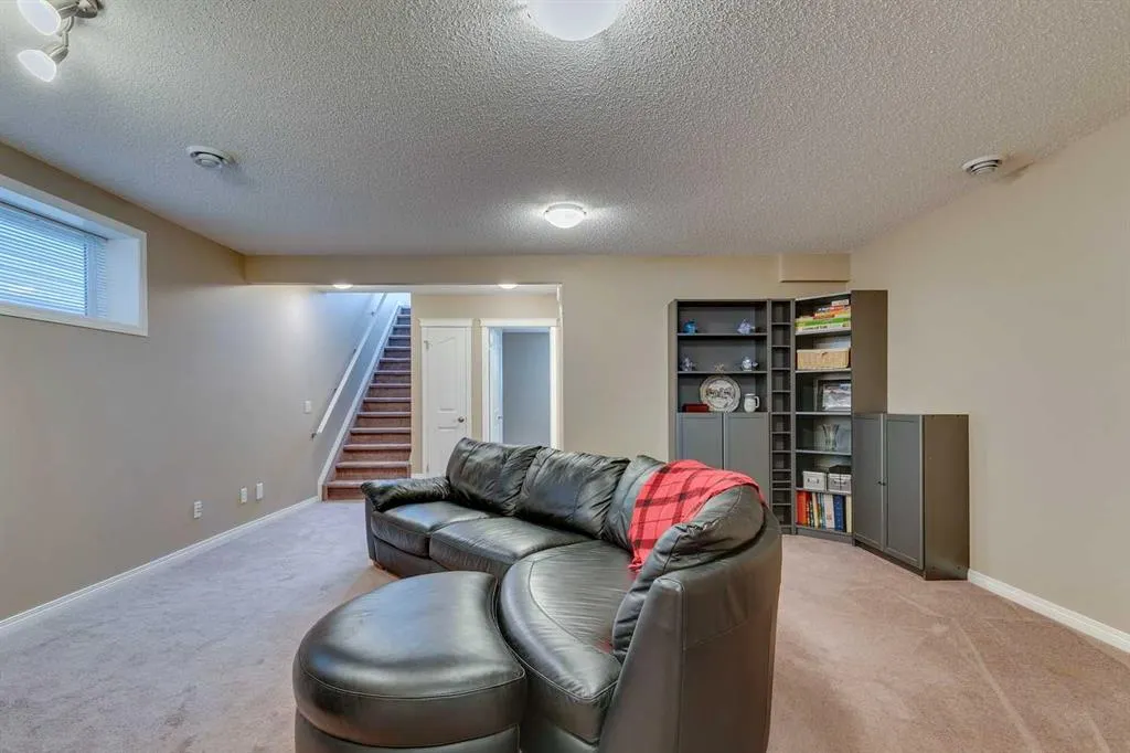 255 Cranford Close SE