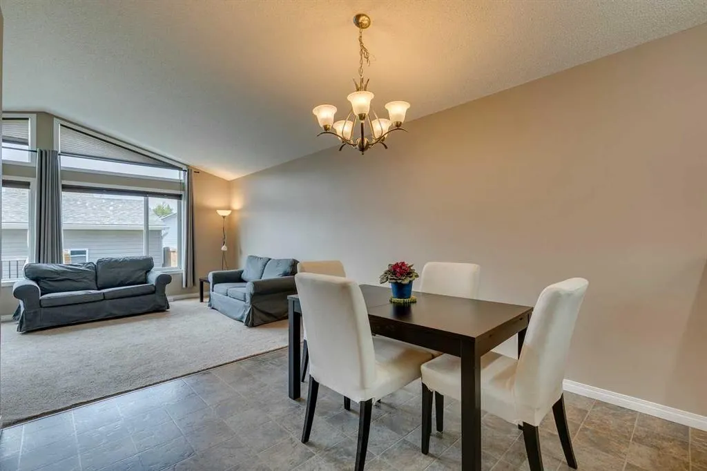 255 Cranford Close SE