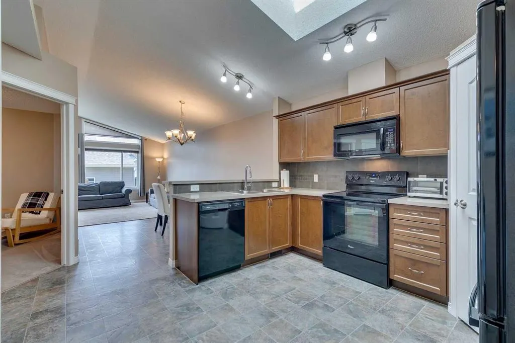 255 Cranford Close SE