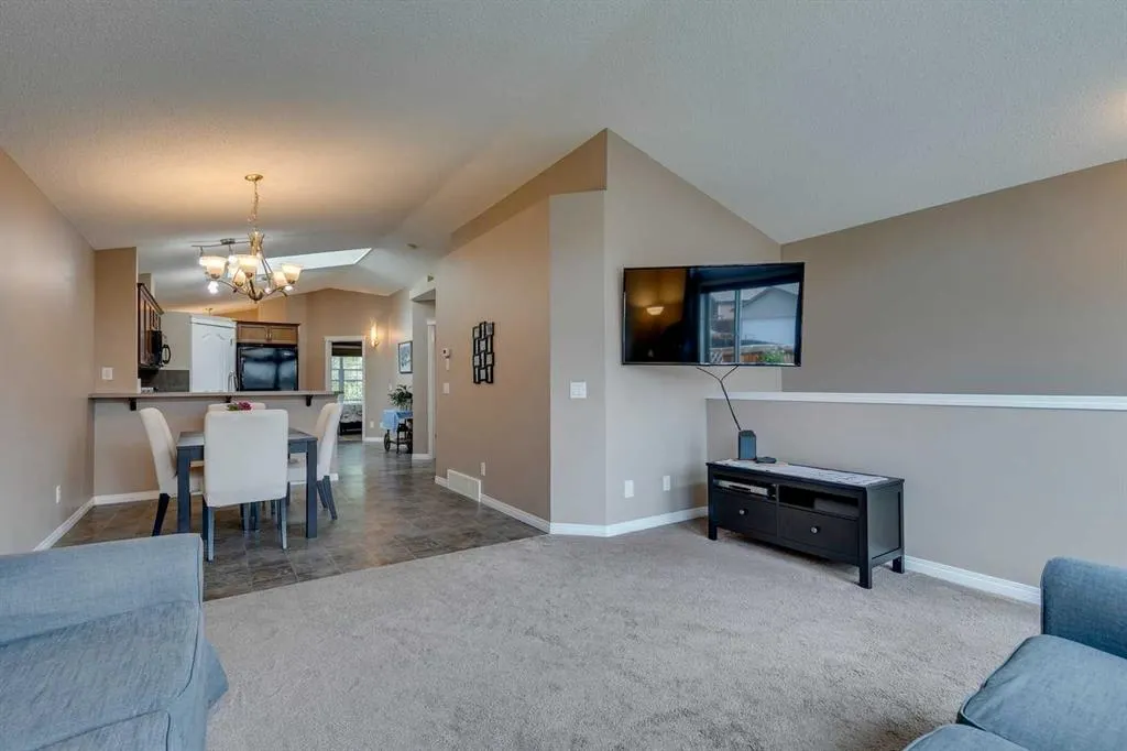 255 Cranford Close SE