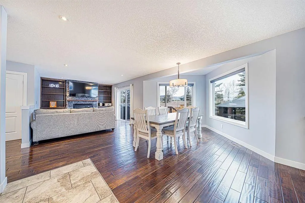 104 Hawktree Green NW