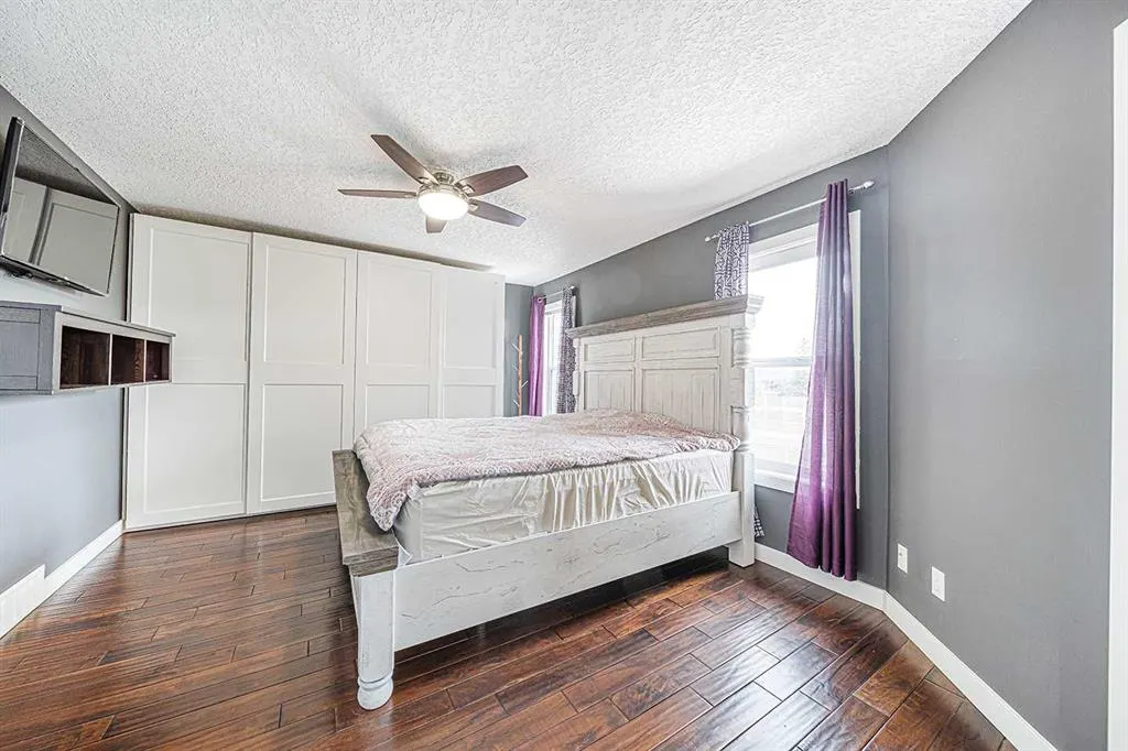 104 Hawktree Green NW