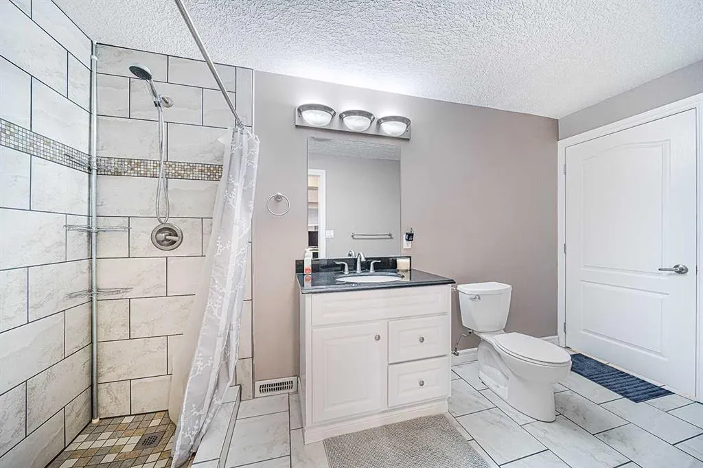 104 Hawktree Green NW