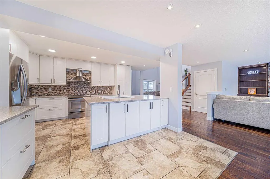104 Hawktree Green NW