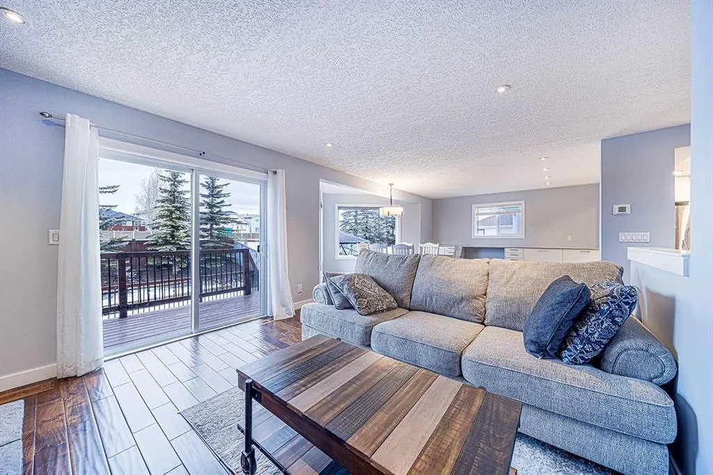 104 Hawktree Green NW