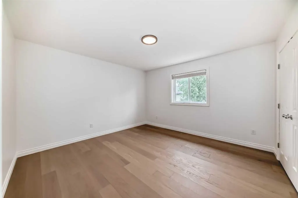 18 West Cedar Place SW