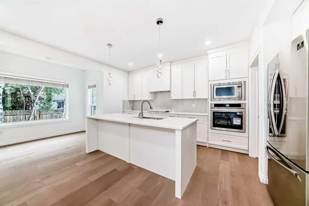 18 West Cedar Place SW