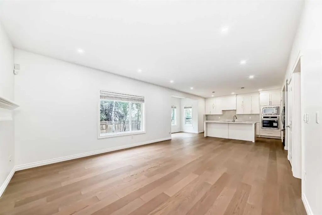 18 West Cedar Place SW