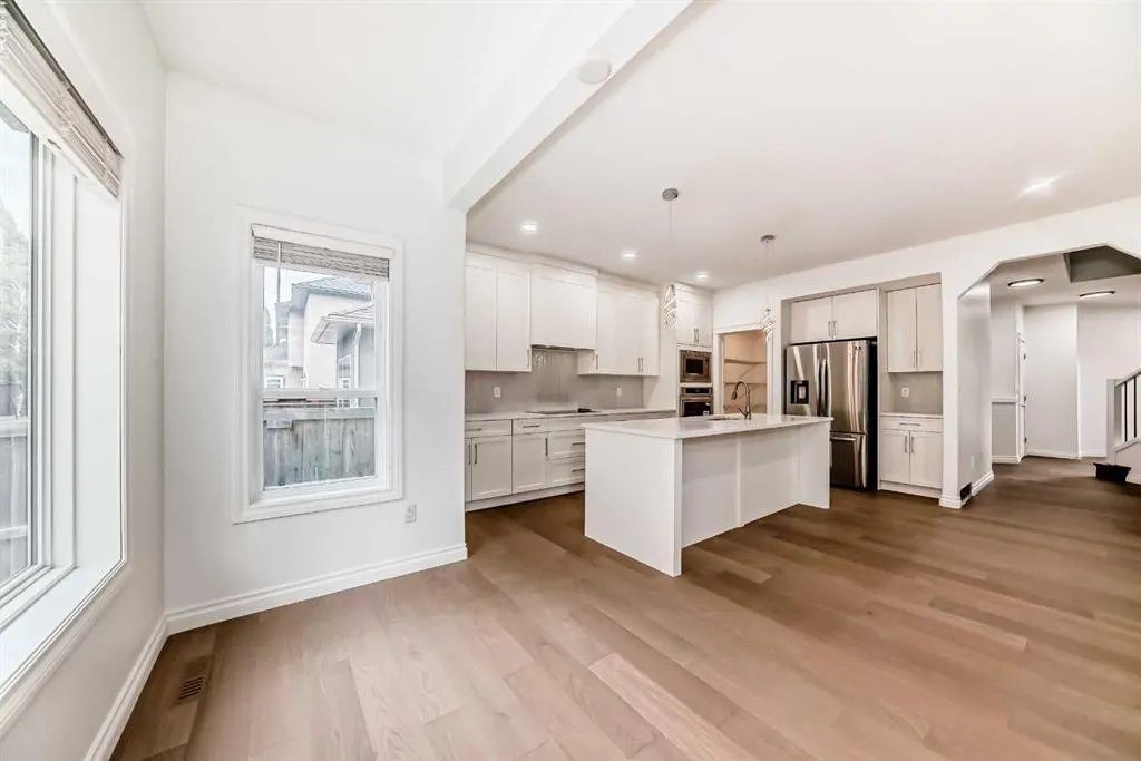 18 West Cedar Place SW