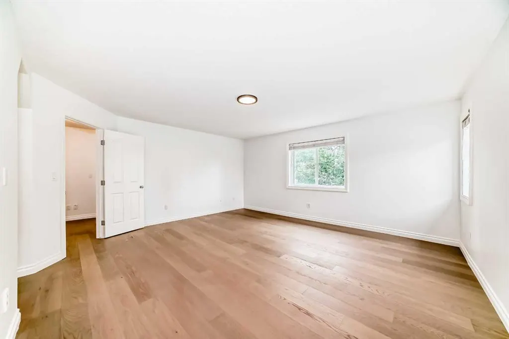 18 West Cedar Place SW