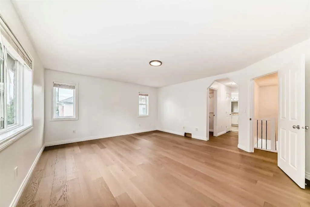 18 West Cedar Place SW