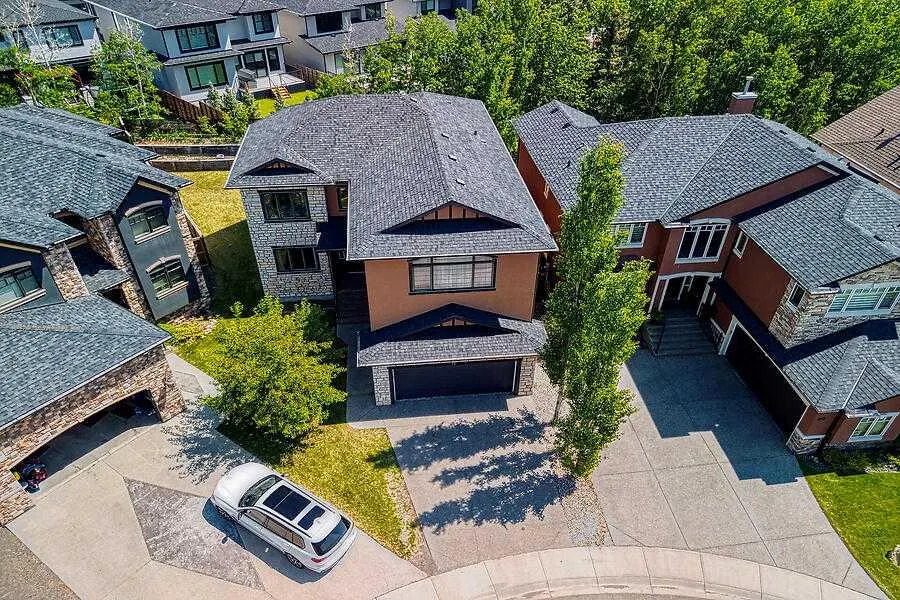 16 Rockcliff Point NW