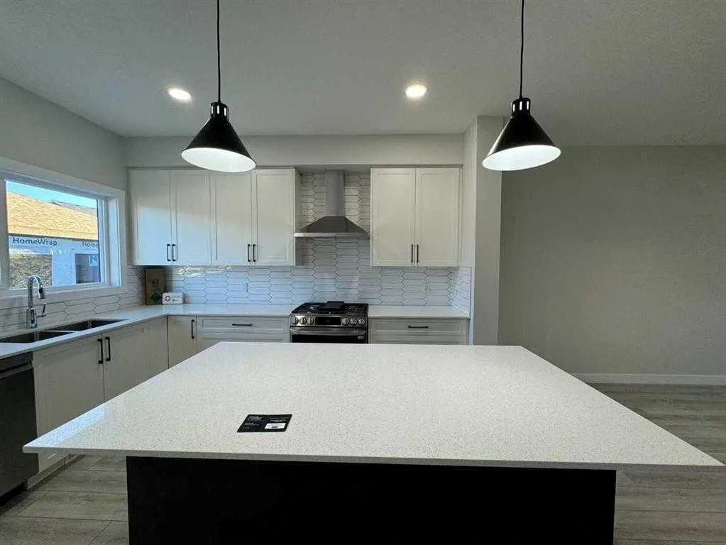 72 Veranda Boulevard SW