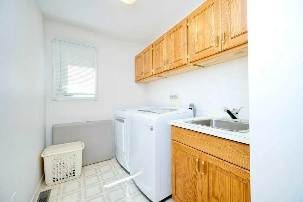 81 Edgevalley Way NW