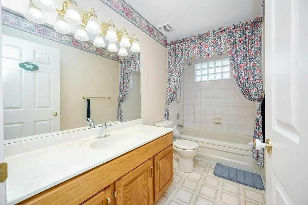 81 Edgevalley Way NW