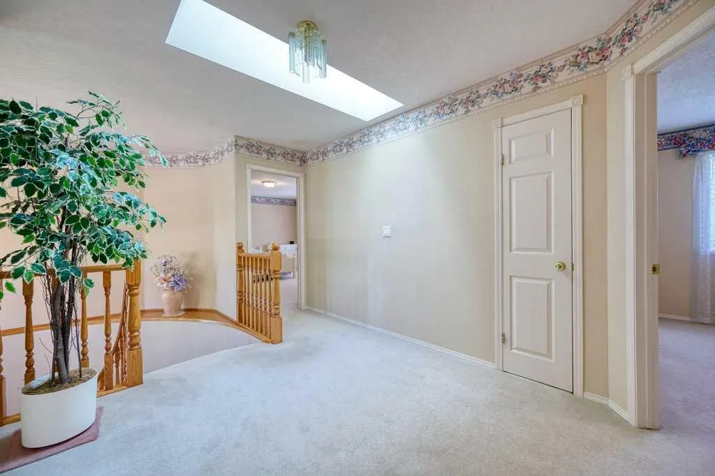 81 Edgevalley Way NW
