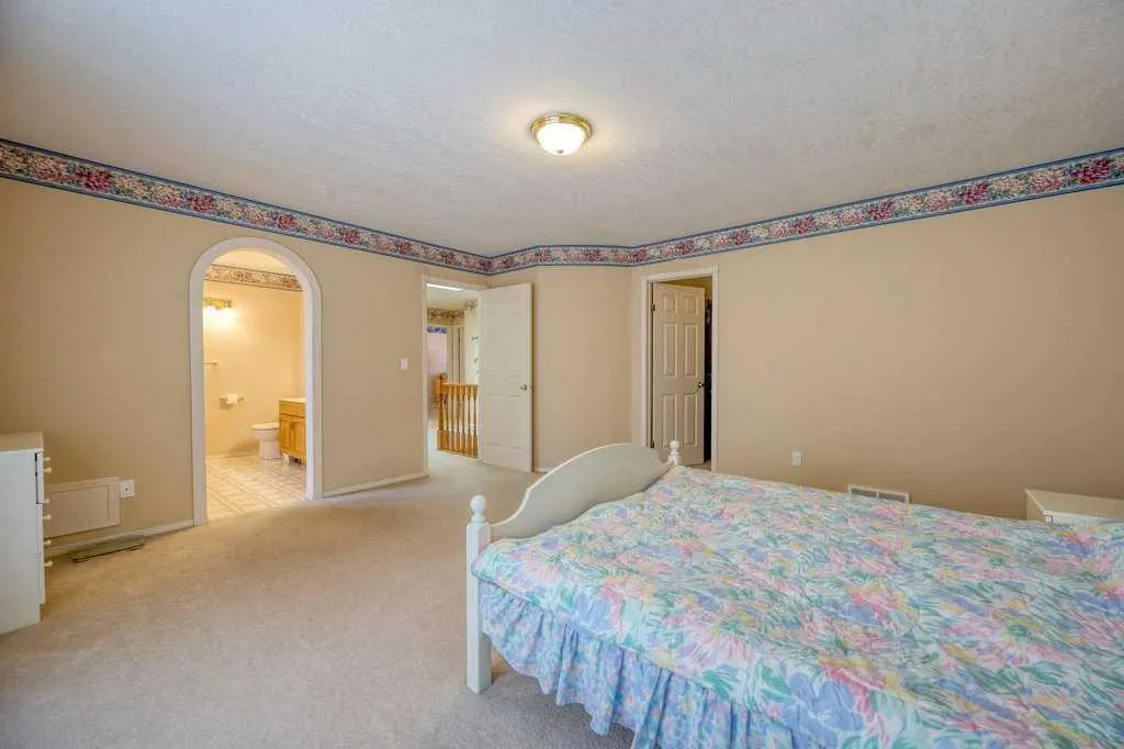 81 Edgevalley Way NW