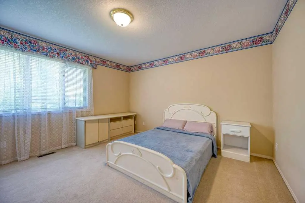 81 Edgevalley Way NW