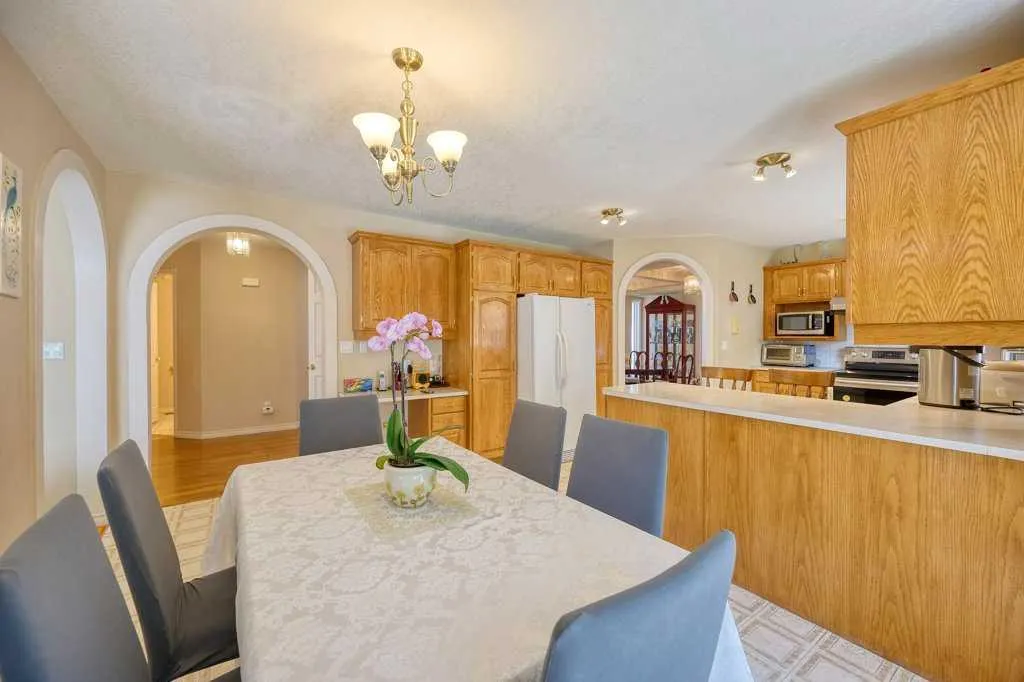 81 Edgevalley Way NW