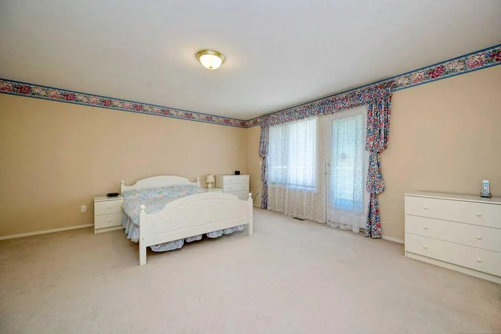 81 Edgevalley Way NW