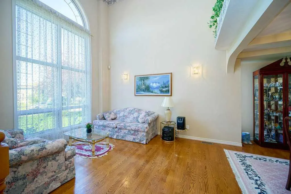 81 Edgevalley Way NW