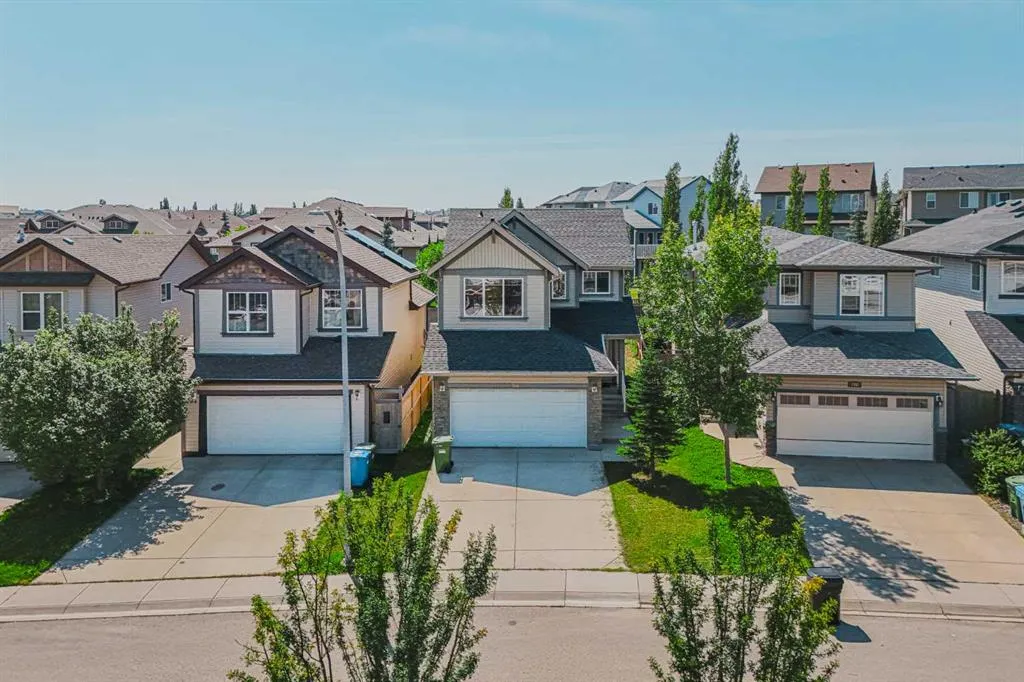 280 Panora Close NW