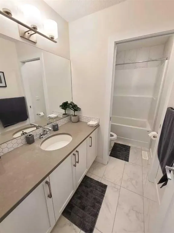 337 Bayview Way SW