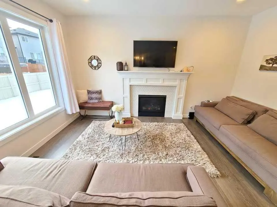 337 Bayview Way SW
