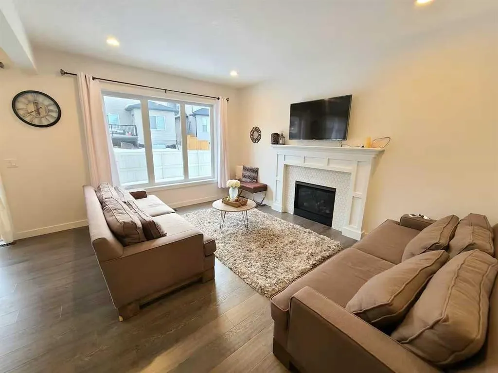 337 Bayview Way SW