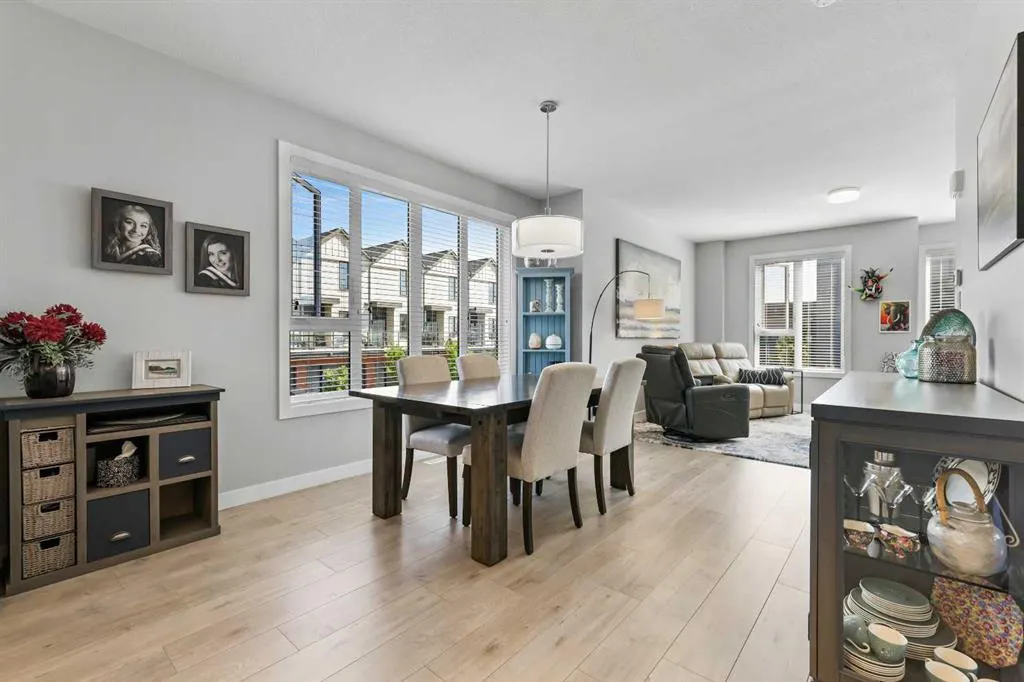 502 Drake Landing Wynd