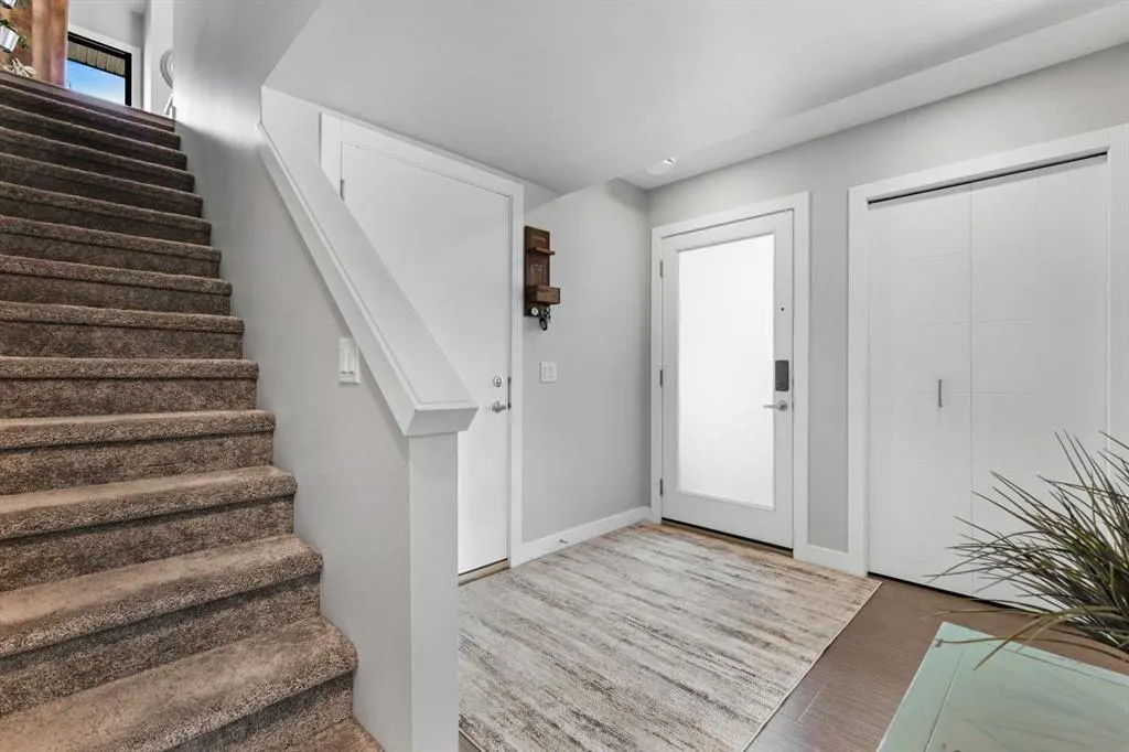 502 Drake Landing Wynd