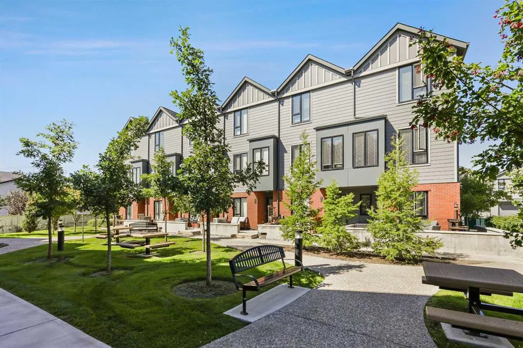 502 Drake Landing Wynd