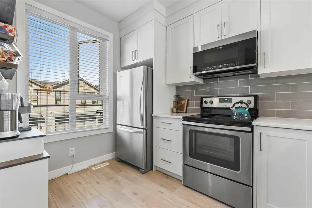502 Drake Landing Wynd