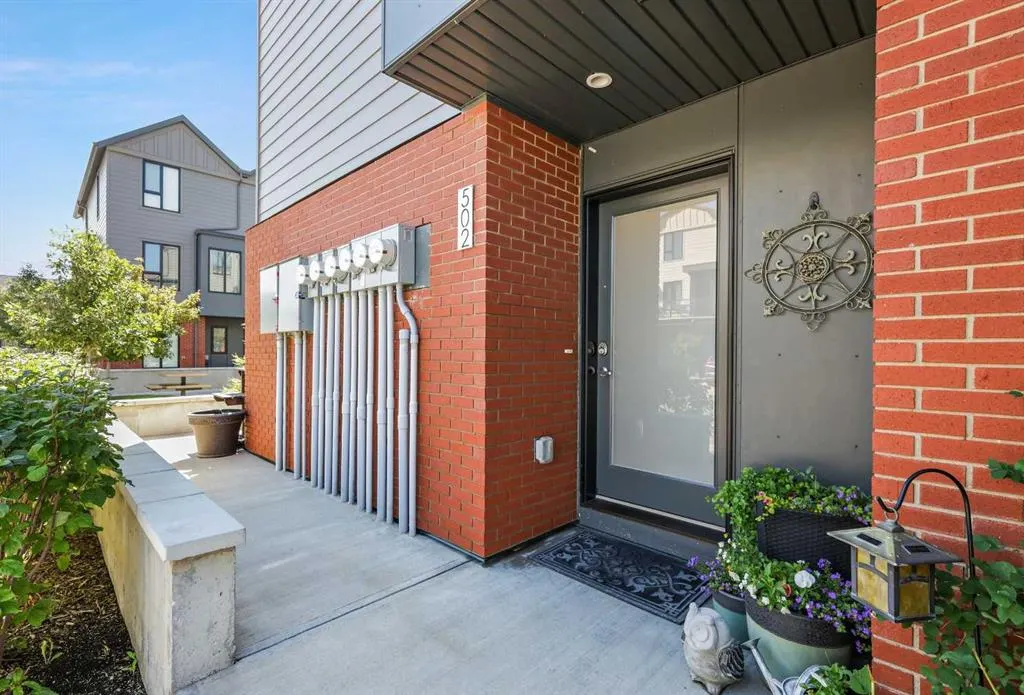 502 Drake Landing Wynd