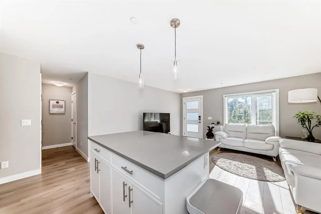 172 Livingston Common NE