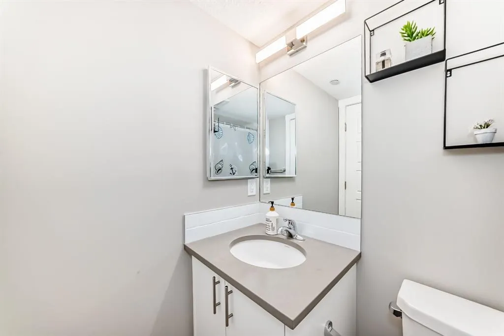 172 Livingston Common NE